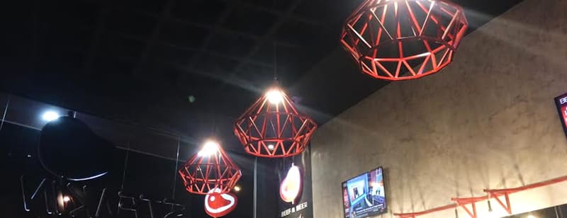 Comer espetinho vira programa gourmet no Steak In, em Goiânia
