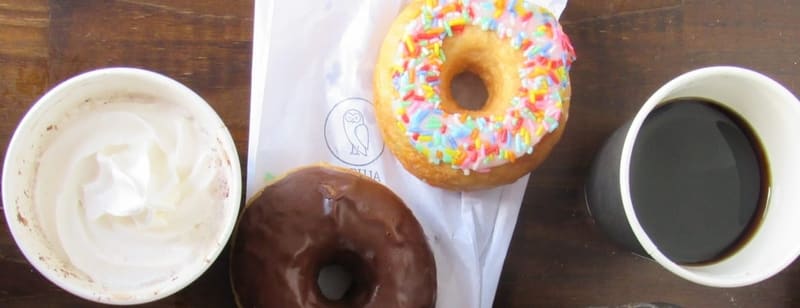 Frappés e donuts fazem a fama do Coruja Café, no Setor Oeste