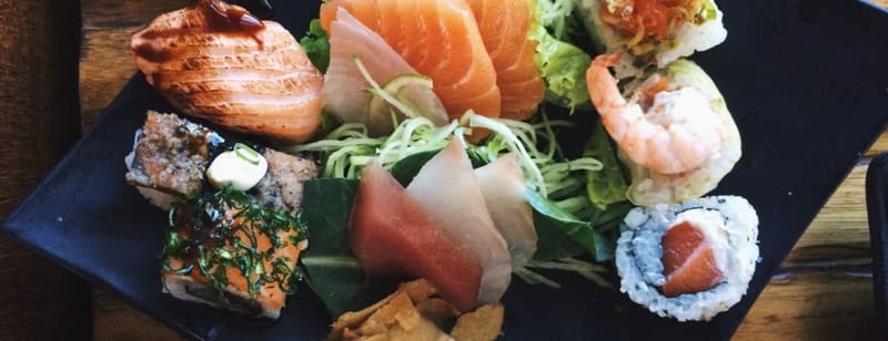 Para experimentar a culinária japonesa do Kanpai Blue gastando menos