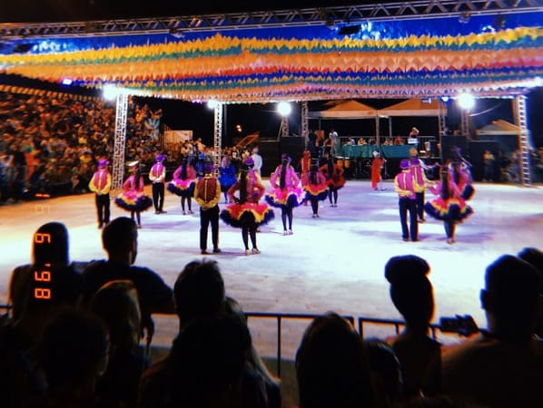 Grupo de quadrilha dança durante o Arraiá de Goiânia, promovido pela Prefeitura. Arraiá do Cerrado também terá apresentações | Foto: Paula Falcão