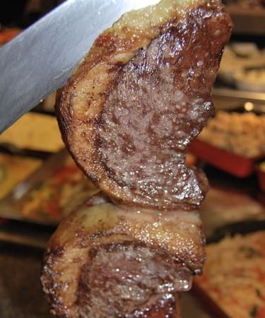 Destino tradicional para amantes de churrasco em Goiânia, local tem buffet self-service | Foto:  Reprodução/ Instagram