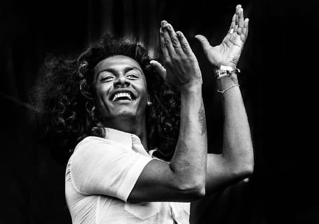 A cantora Liniker é uma das principais atrações do Festival Bananada 2019, que acontece em agosto | Foto: Lania Lex
