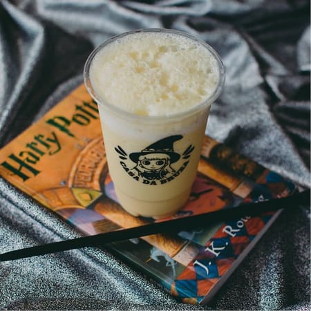 Casa da Bruxa, em Goiânia,  faz lançamento da cerveja amanteigada, com presença do Harry Potter | Foto:  Divulgação
