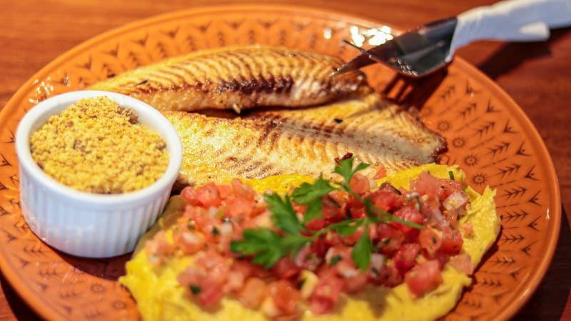 O Empório e Bistrô Lia oferece refeições fit, em que você pode montar a própria salada. Horário é estendido. | Foto: Carla Falcão
