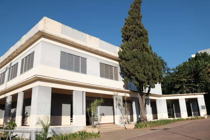 Localizada na Praça Cívica, tem cerca de 70 mil títulos. Além disso, no local funciona a gibiteca Jorge Braga | Foto: Carla Falcão