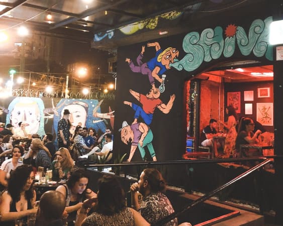 Shiva tem que tem boas opções de comidas e bebidas. Além disso, tem programação cultural ampla | Foto: Paula Falcão