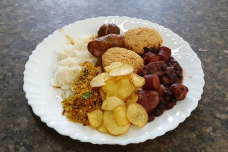 Restaurantes de comida goiana: lugares para você ir em Goiânia