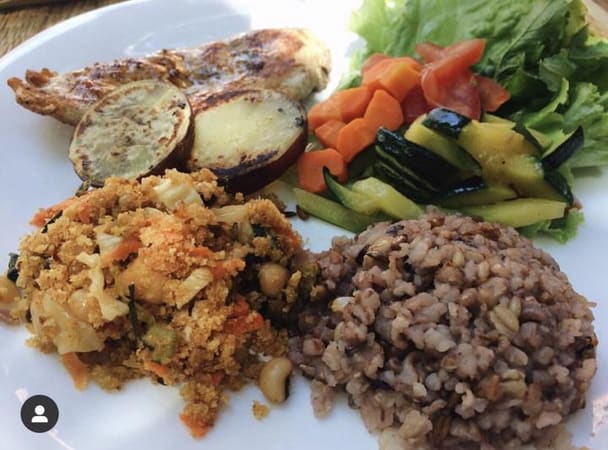 Vila Verde oferece  gastronomia saudável, com comidas vegetarianas e veganas | Foto: Paula Falcão