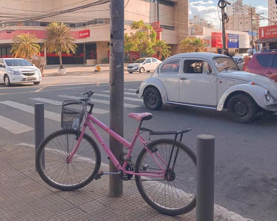 O Centro de Goiânia recebe o 17º Encontro de Brechós neste domingo. Projeto preza por sustentabilidade e ocupação do bairro | Foto:  Paula Falcão