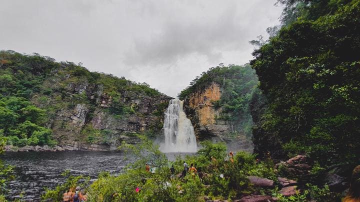 Trilha tem extensão aproximada de 11 km ida e volta (ou 12 km passando pelo mirante e poço do Carrossel). A duração estimada é de 4 a 6 horas. Na foto, o Salto 120, que tem 120 metros | Foto: Carlos Freitas
