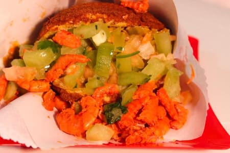 Acarajé em Goiânia vira receita de sucesso: saiba onde comer