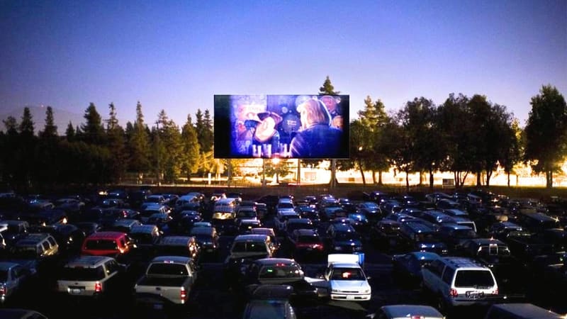 Drive-In Retrô: Goiânia terá cinema diferente no Dia dos Namorados