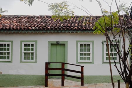 Turista sem reserva de hospedagem ou em restaurante não entra em Pirenópolis