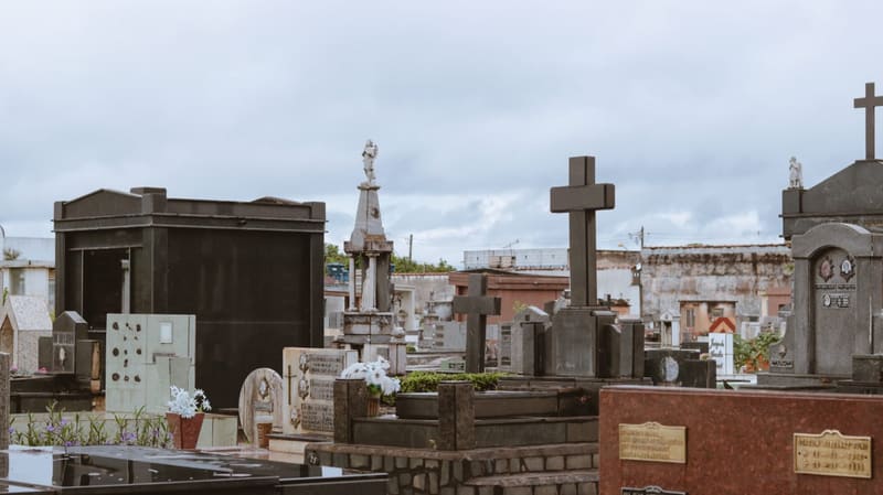 Cemitério Santana, no Setor dos Funcionários, em Goiânia, é o mais antigo construído e em atividade na capital | Foto:  Carla Falcão