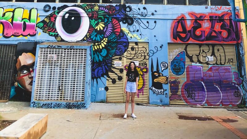 Carla Falcão, do Aproveite a cidade, na Rua do Lazer, no Centro de Goiânia | Foto: Paula Falcão