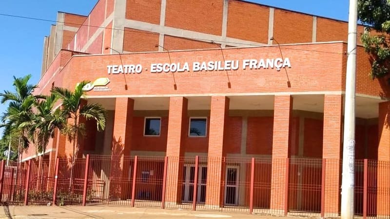 Basileu França, em Goiânia, oferece cursos nas áreas de Arte Educação, Artes Visuais, Circo, Dança, Música e Teatro | Foto: Facebook Basileu França