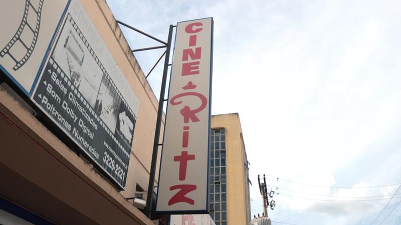 Cine Ritz, no Centro de Goiânia. Cinema passa por dificuldades devido a pandemia do coronavírus e lançou "vaquinha virtual" | Foto: Carla Falcão/Aproveite a cidade