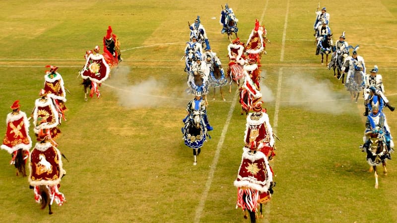 Cavalhada na cidade de Pirenópolis, em Goiás. Festa é modelo para outros municípios | Foto: Saulo Cruz/Iphan
