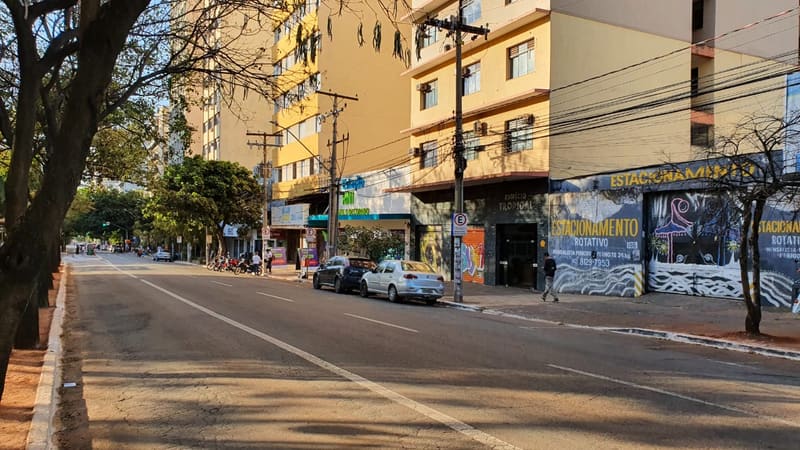 Avenida Goiás, no Centro de Goiânia. Prefeitura divulga novo decreto com restrições para conter avanço do contágio do coronavírus na cidade | Foto: Carlos Freitas/Aproveite a cidade