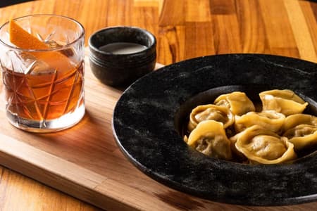 Goiânia agora tem um restaurante de culinária russa e cervejas artesanais