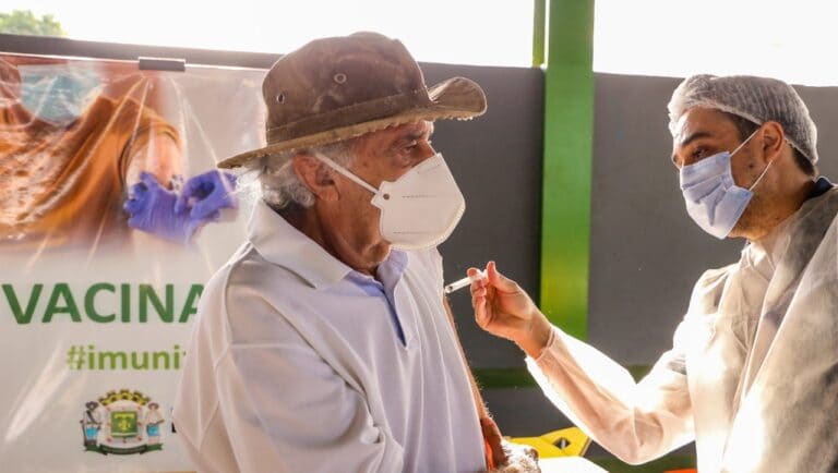 Goiânia amplia vacinação contra Covid-19 para idosos acima de 67 anos
