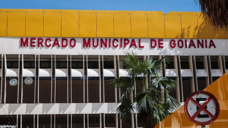Prefeitura libera atividades essenciais em mercados municipais e pit dogs