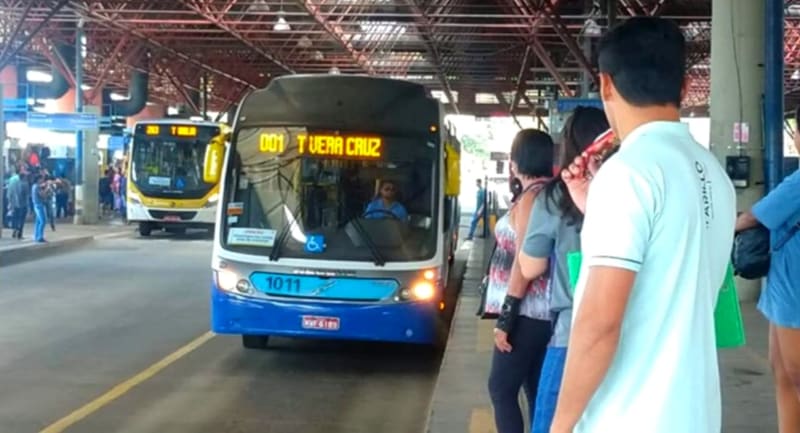 Terminal de ônibus em Goiânia. A partir da próxima terça-feira (23/3) apenas usuários cadastrados poderão utilizar serviço público nos horários de pico | Foto: Governo de Goiás