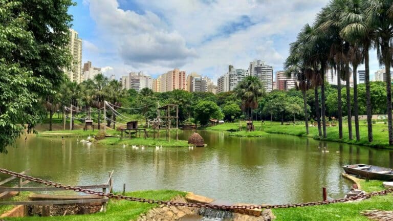 Lago no Zoológico de Goiânia. Local passará por reforma ainda em 2021, com mudanças, por exemplo, na acessibilidade | Foto: Prefeitura de Goiânia