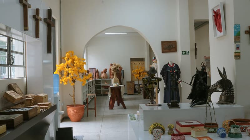 Casa do Turismo de Goiás, em Goiânia, que possui loja com artesanatos de diferentes regiões do Estado. Sistema do Artesanato Goiano terá quatro eixos de atuação | Foto: Carla Falcão/Aproveite a cidade