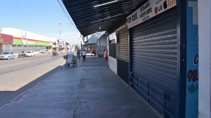 Comércio fechado na macrozona Cidade Livre, em Aparecida de Goiânia. Cidade adota o cenário verde do escalonamento regional a partir do dia 2 de maio | Foto: Wigor Vieira
