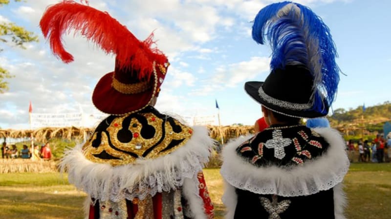 Crianças participando da "Cavalhadinha mirim" dos festejos do Divino Espírito Santo de Pirenópolis | Foto: Acervo Iphan