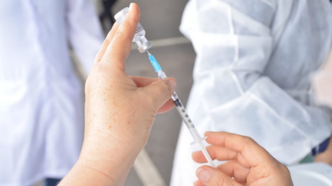 Aparecida faz Dia D de vacinação contra Covid-19 e Influenza