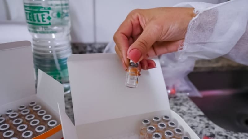 Vacinas contra a Covid-19 em Goiás. Estado irá alterar o modelo de vacinação, passando a ser por ordem decrescente de idade | Foto: Governo de Goiás