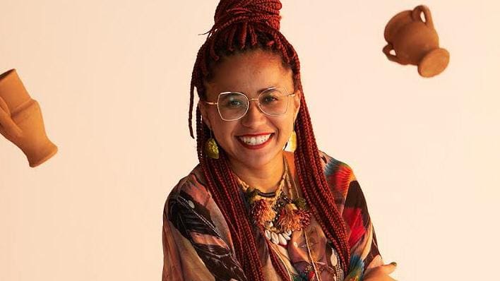 Naya Violeta consolida sua trajetória como estilista independente, com 14 anos de marca, participando da SPFW | Foto: Andreia e Nathalia Takeuchi