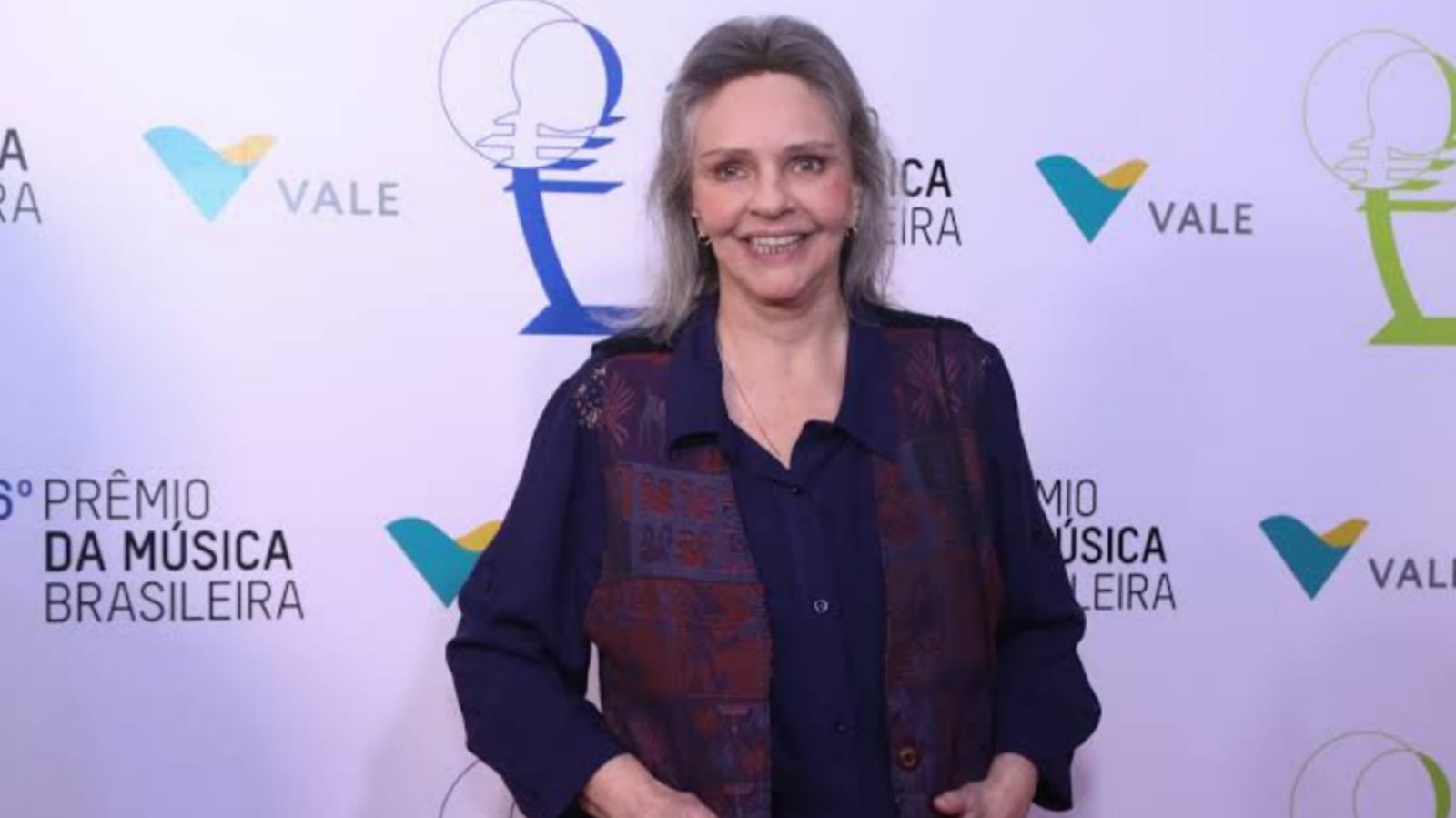 Cantora Angela Ro Ro se apresenta no Música no Câmpus, da UFG