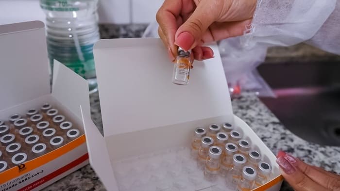Vacinas contra a Covid-19 em Goiás. Estado recebe mais de 152 mil doses de imunizantes nesta sexta-feira (13/8) | Foto: Iron Braz
