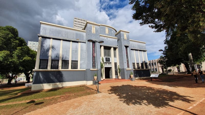 Museu Zoroastro Artiaga, na Praça Cívica, em Goiânia. Secult Goiás reabrirá para visitação os museus, bibliotecas e o Arquivo Histórico| Foto: Aproveite a cidade