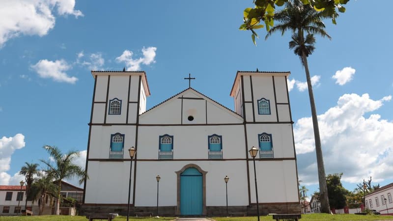 Igreja de Nossa Senhora do Rosário, em Pirenópolis. Cidade volta a receber a feira de livros Flipiri, em setembro | Foto: Carla Falcão