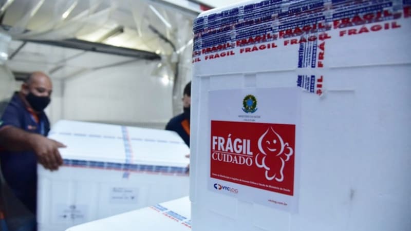 Vacinas da AstraZeneca chegando a Goiás. Estado recebe 276,6 mil doses de imunizantes nesta quarta-feira (1/9) | Foto: Hegon Corrêia