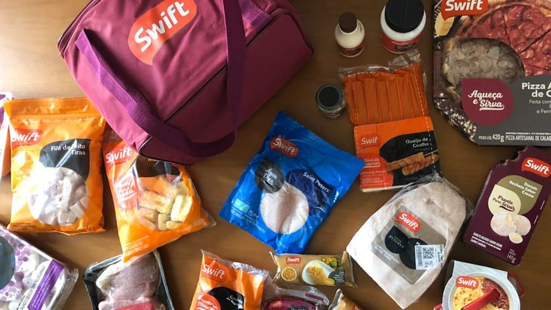 Produtos congelados da Swift: uma amostra da variedade encontrada nas lojas que serão abertas em Goiânia | Foto: Paula Falcão