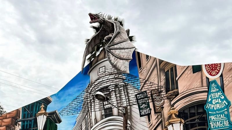 Fachada do Tema Café & Bistrô, no Setor Marista. Toda a decoração do local é inspirada na série Harry Potter | Foto: Reprodução Instagram