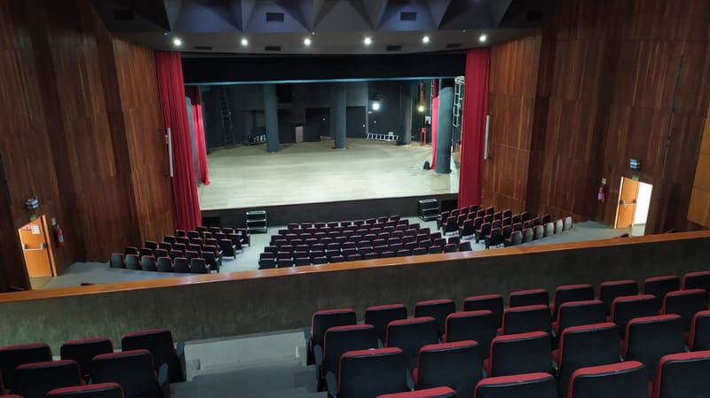 Teatro Goiânia, no Centro da capital, que recebe o espetáculo “Amazônia – concerto para tímpanos e Orquestra” apresentado pela Orquestra Sinfônica de Goiânia | Foto: Secult Goiás