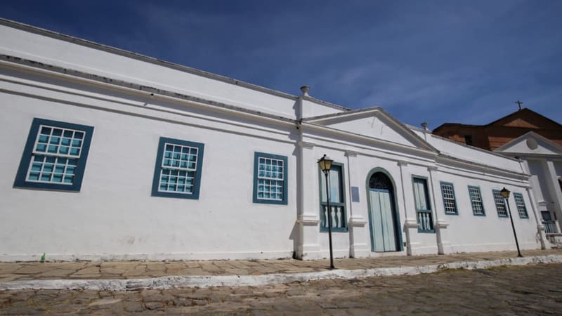 Fachada do Palácio Conde dos Arcos, na cidade de Goiás. Local funciona em todos os dias da semana, com entrada gratuita | Foto: Leo Iran
