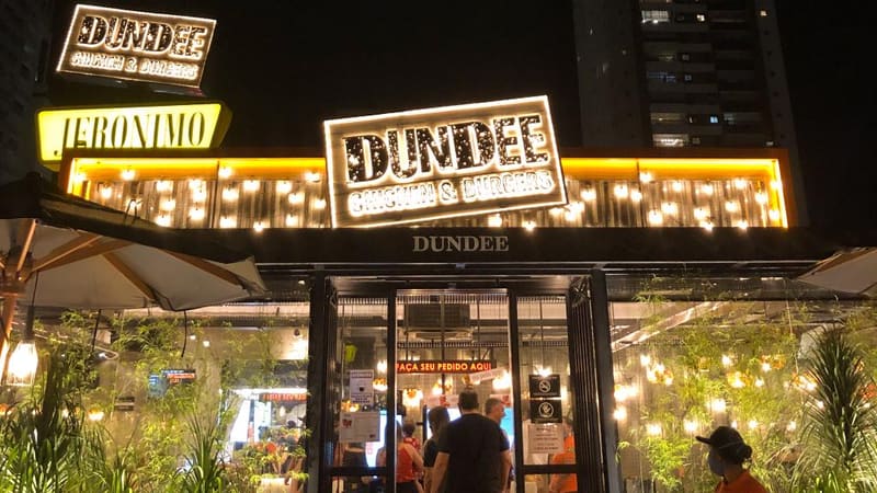 Dundee Chicken & Burgers  é primeira unidade do restaurante especializado em frango frito do grupo Madero e fica no Setor Bueno, em Goiânia | Foto: Carla Falcão