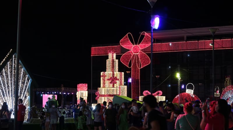 Centro Cultural Oscar Niemeyer todo iluminado com as decorações do Natal do Bem | Foto: Carla Falcão