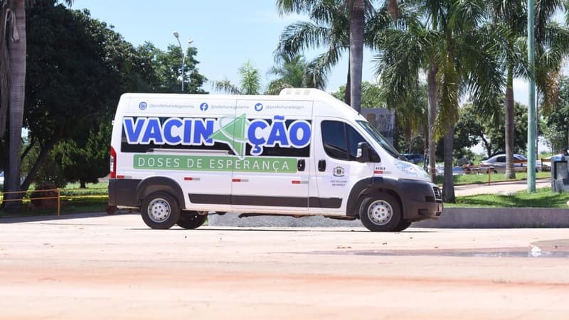 Vans da VacinAção voltam a realizar atendimentos itinerantes em Goiânia, com vacinas contra Covid-19 e Influenza | Foto: Jucimar Sousa
