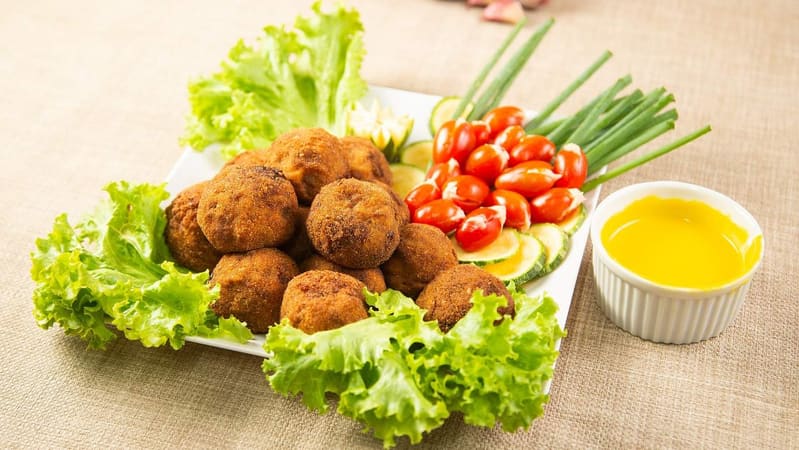 Bolinho de Burrata do Macambiras, que disputou o Comida di Buteco em 2021. Em 2022, concurso terá 49 participantes, com valor máximo de R$ 49 | Foto: Divulgação