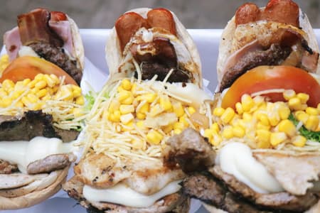 Conheça todos os pit dogs da Rua 10, em Goiânia