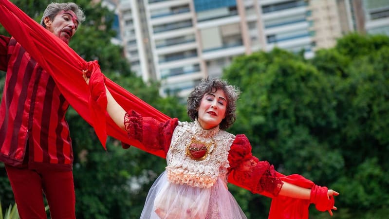Peça Hamlet Anthropos, da Federação de Teatro de Goiás (Feteg). Cursos acontecem entre abril e julho de 2022, com o objetivo de capacitar 90 agentes culturais | Foto: Cida Carneiro