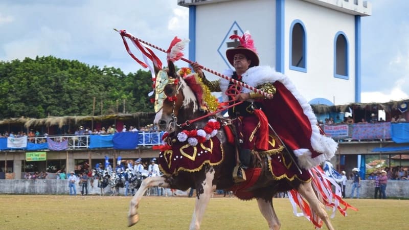 Cavalhadas em Pirenópolis. ExpoCavalhadas acontece na Praça Cívica em Goiânia, a partir das 9h, no dia 27 de abril | Foto: Secult Goiás